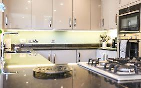 Seascape - 4 Bed Home In Bracklesham Bay